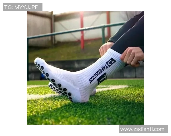 足球装备选购指南：如何选择适合你的球拍与配件推荐