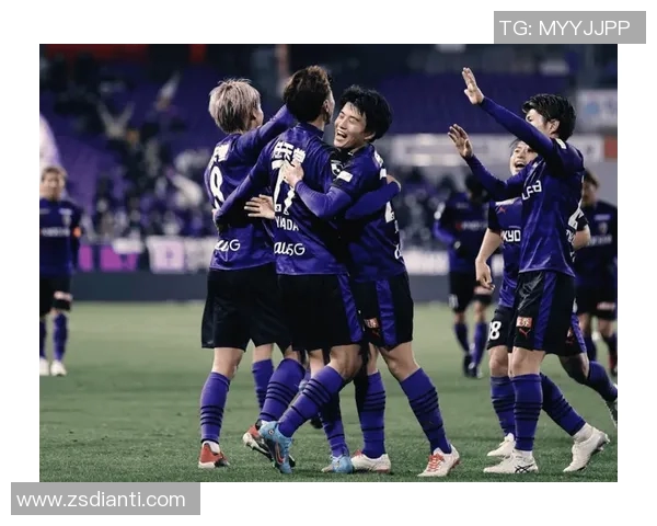 广岛三箭迎战神户胜利争夺联赛积分与荣誉的激烈对决