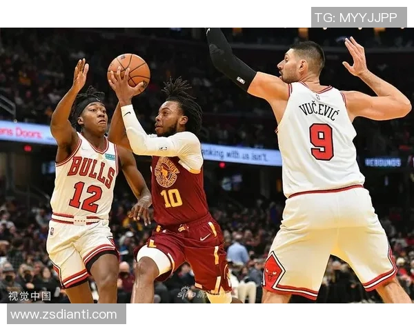 骑士与公牛第五场激战回顾球员表现与战术分析全景呈现 骑士与公牛第五场激战回顾球员表现与战术分析全景呈现